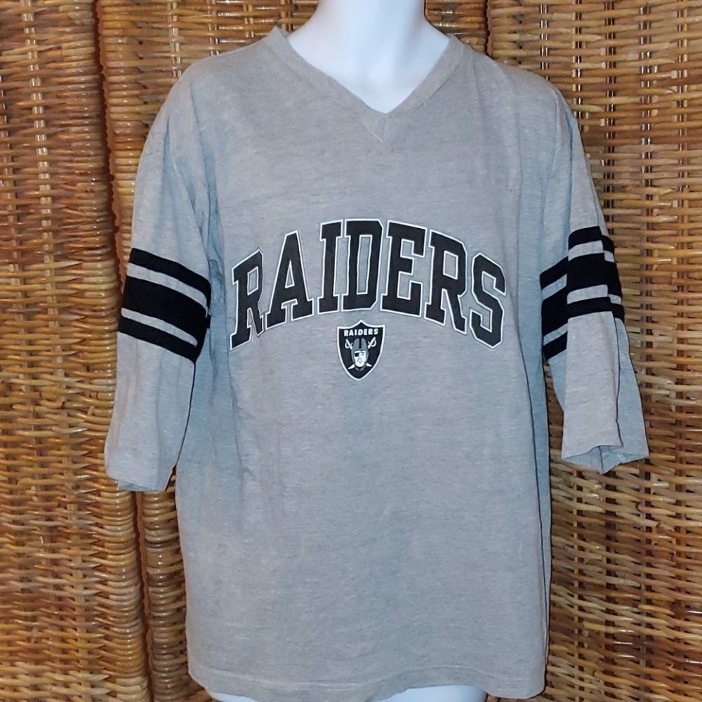 Oakland Raiders V Neck T Shirt L